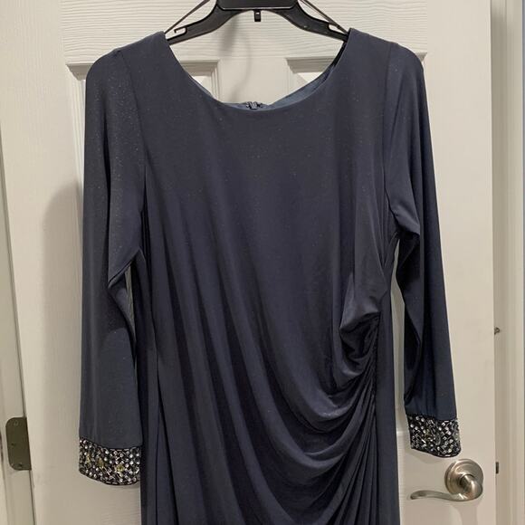 Alex Evenings Womens size 16W sparkling silver-grey long sleeve gown - Picture 1 of 7